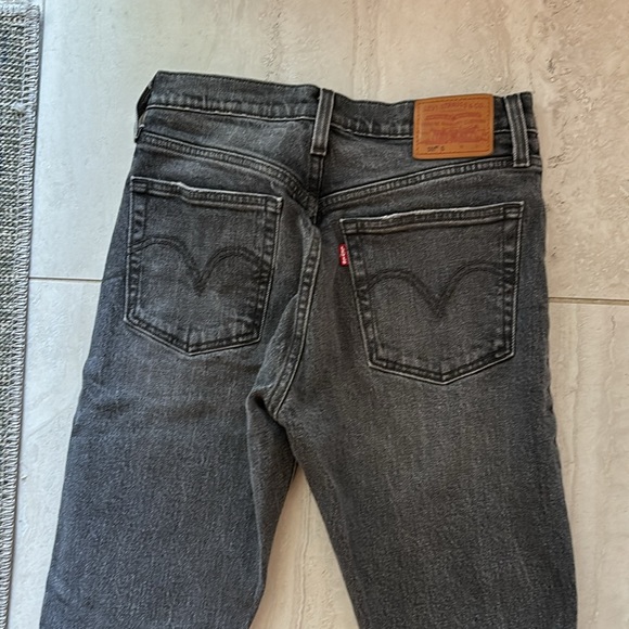 Levi's Women's Black Jeans - Picture 5 of 8
